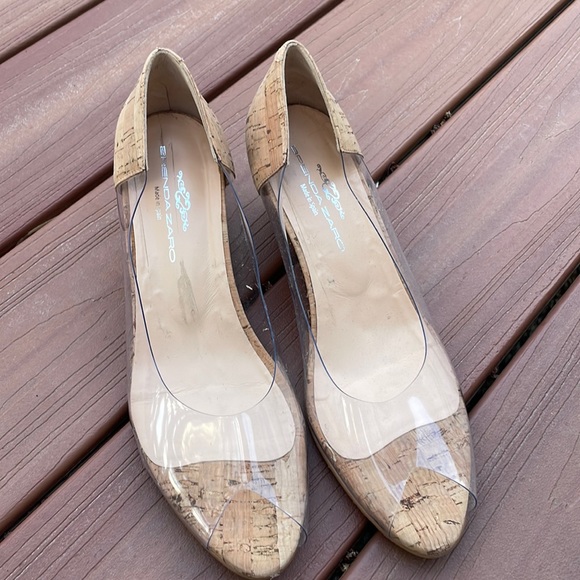 Brenda Zaro peep toe vinyl and cork wedge shoe.  Size 40. - Picture 1 of 6